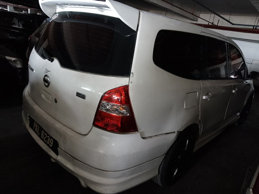 NISSAN GRAND LIVINA 1.6 (A)