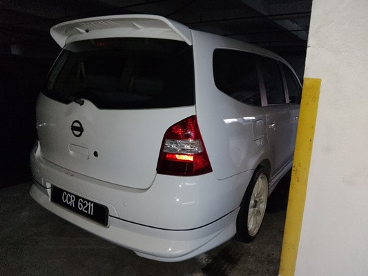 NISSAN GRAND LIVINA 1.6 (A)