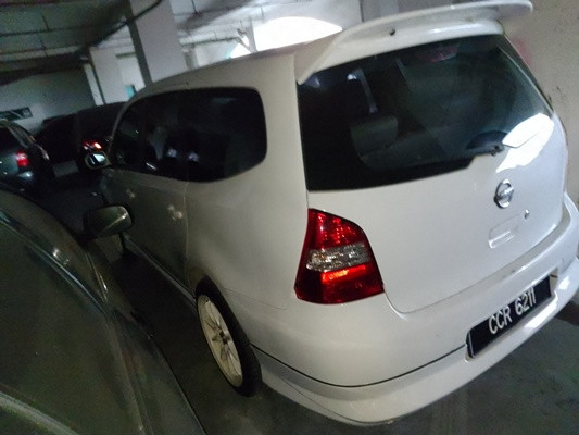 NISSAN GRAND LIVINA 1.6 (A)