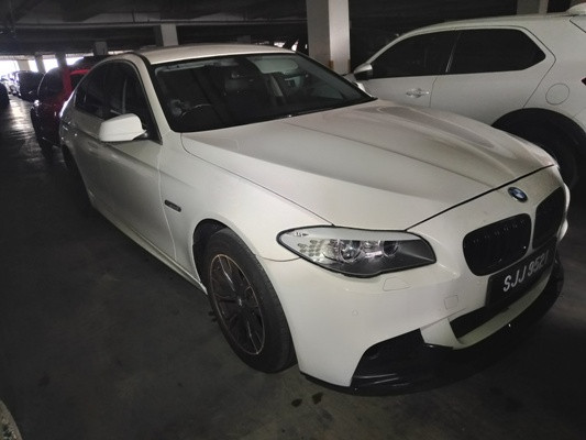 BMW 523I LIMOUSINE