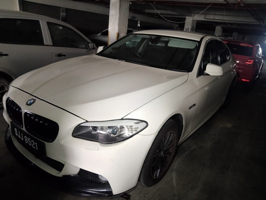 BMW 523I LIMOUSINE