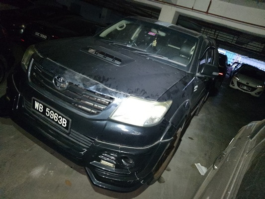 TOYOTA HILUX D/CAB 3.0G AT TRD