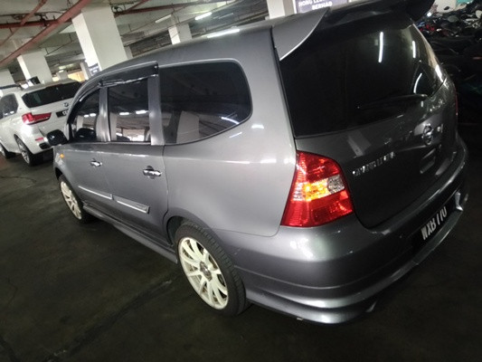 NISSAN GRAND LIVINA 1.8 (A)