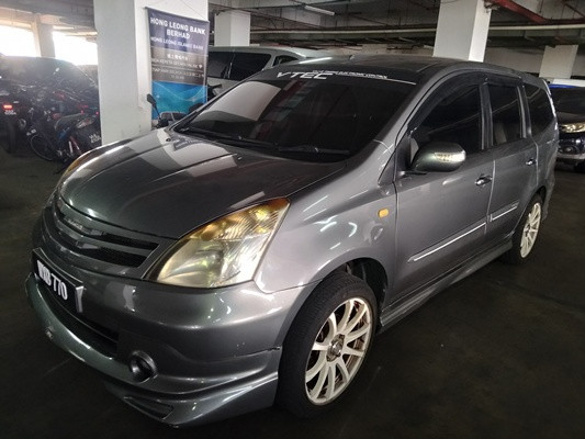 NISSAN GRAND LIVINA 1.8 (A)