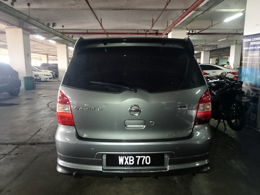 NISSAN GRAND LIVINA 1.8 (A)