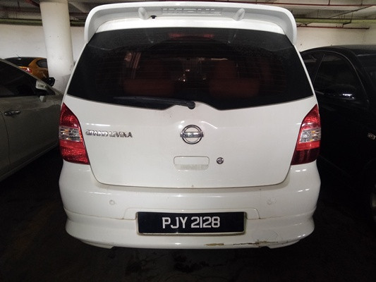 NISSAN GRAND LIVINA 1.6 (A)