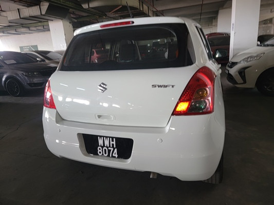 SUZUKI SWIFT 1.5 (A)
