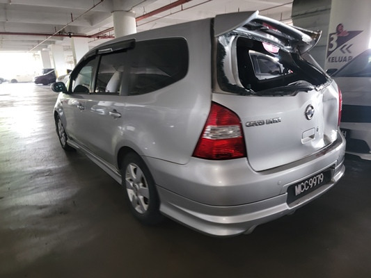 NISSAN GRAND LIVINA 1.6 (A)