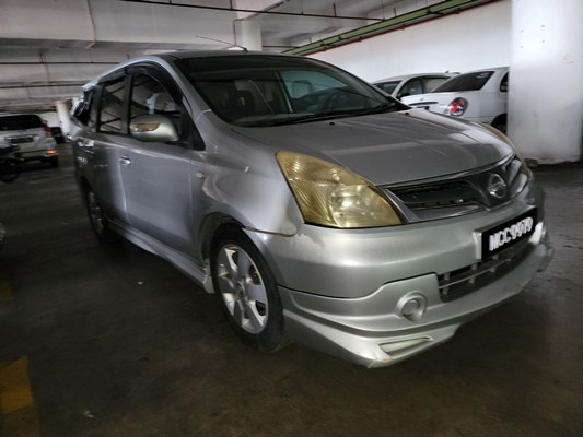 NISSAN GRAND LIVINA 1.6 (A)