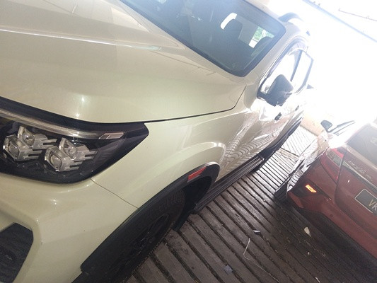 NISSAN NAVARA 2.5 PRO-4X