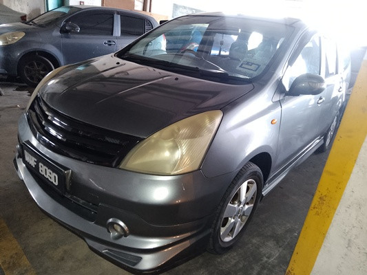 NISSAN GRAND LIVINA 1.8 (A)