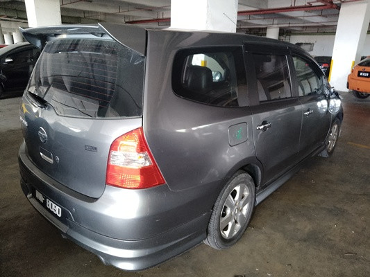 NISSAN GRAND LIVINA 1.8 (A)