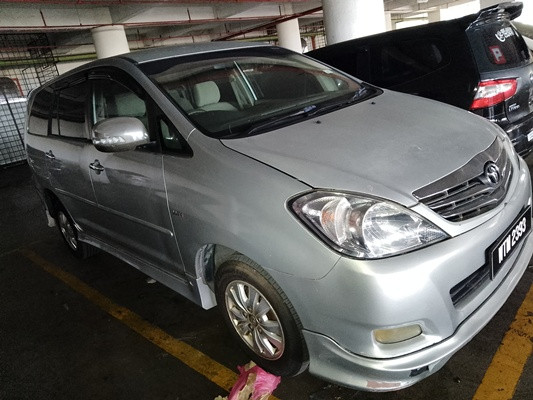 TOYOTA INNOVA 2.0 G (A)