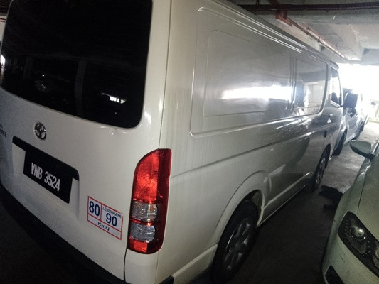 TOYOTA HIACE PANEL VAN 3.0 D M/T