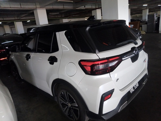 PERODUA ATIVA 1000 TURBO AV (CVT)