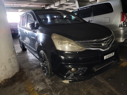 NISSAN GRAND LIVINA 1.8 (A)