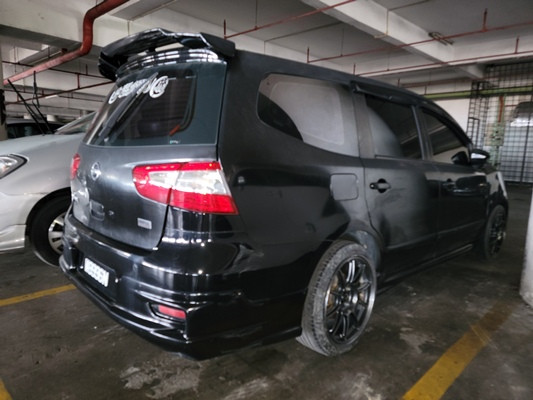 NISSAN GRAND LIVINA 1.8 (A)