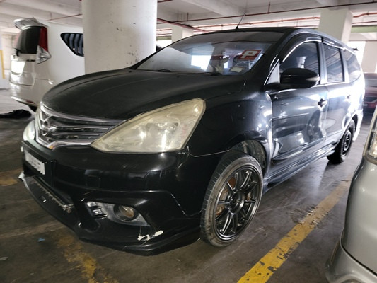 NISSAN GRAND LIVINA 1.8 (A)