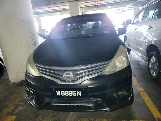 NISSAN GRAND LIVINA 1.8 (A)