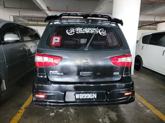 NISSAN GRAND LIVINA 1.8 (A)