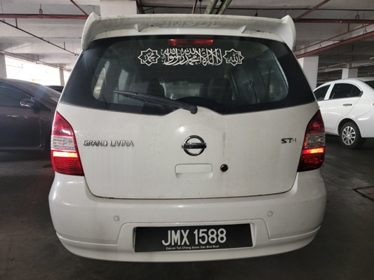 NISSAN GRAND LIVINA 1.6 (A)