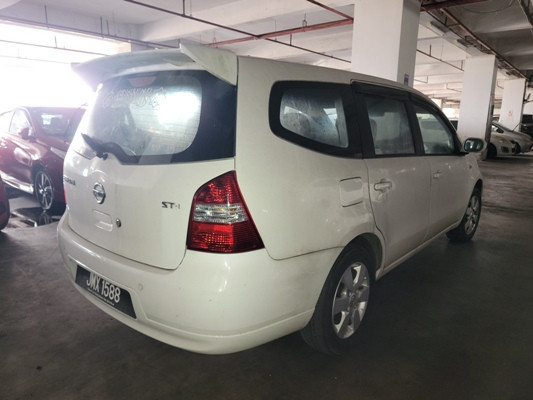 NISSAN GRAND LIVINA 1.6 (A)
