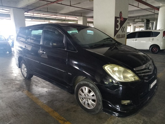 TOYOTA INNOVA 2.0 G (A)