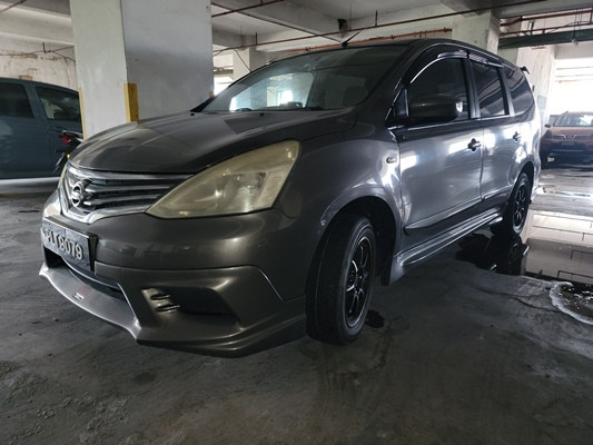 NISSAN GRAND LIVINA 1.6 (A)