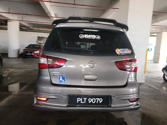 NISSAN GRAND LIVINA 1.6 (A)