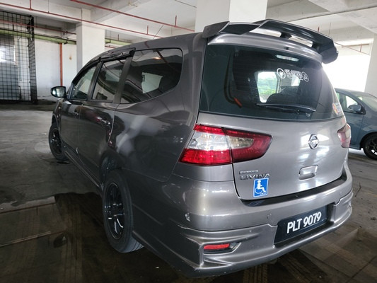 NISSAN GRAND LIVINA 1.6 (A)