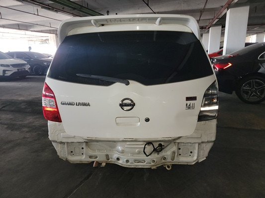 NISSAN GRAND LIVINA 1.6 (A)