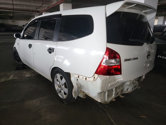 NISSAN GRAND LIVINA 1.6 (A)