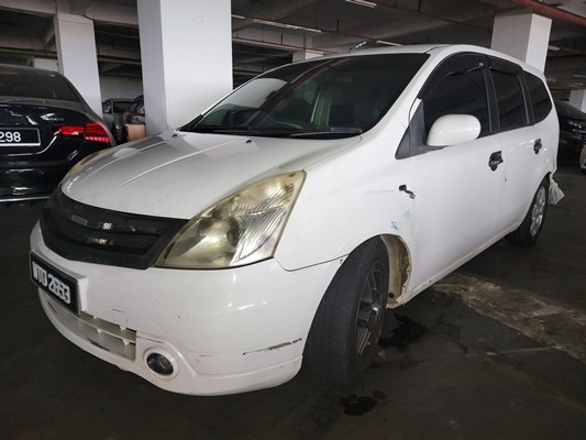 NISSAN GRAND LIVINA 1.6 (A)