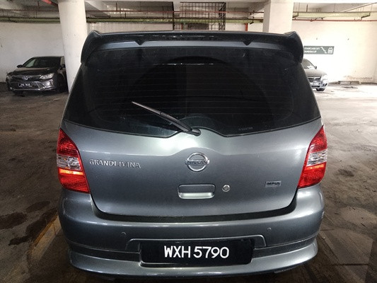 NISSAN GRAND LIVINA 1.6 (A)