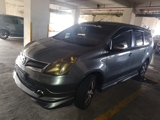 NISSAN GRAND LIVINA 1.6 (A)