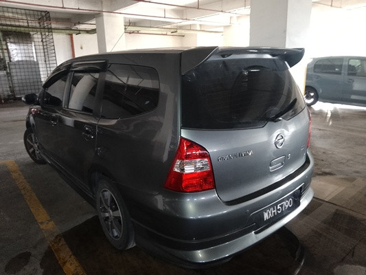 NISSAN GRAND LIVINA 1.6 (A)