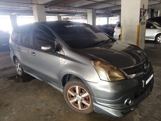 NISSAN GRAND LIVINA 1.6 (A)