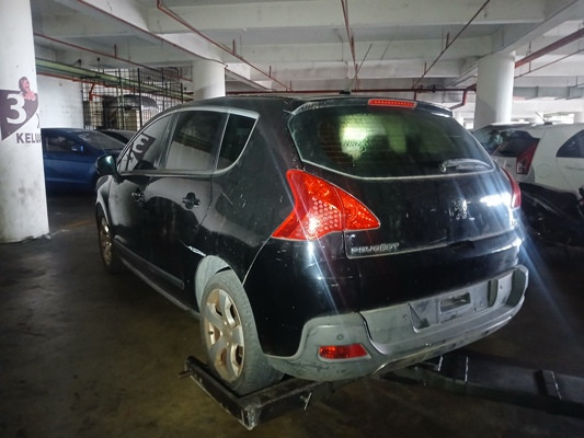 PEUGEOT 3008