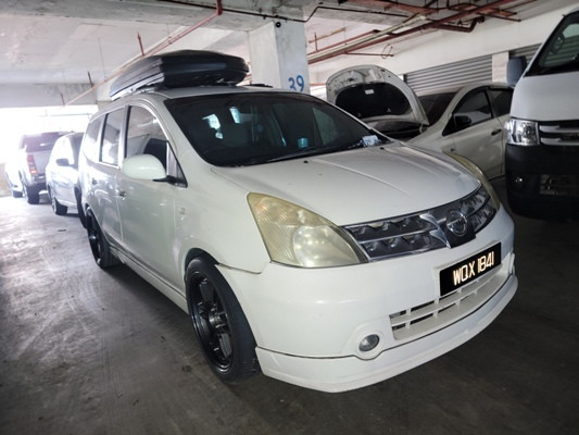 NISSAN GRAND LIVINA 1.8 (A)