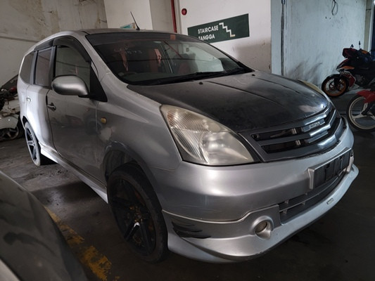 NISSAN GRAND LIVINA 1.8 (A)