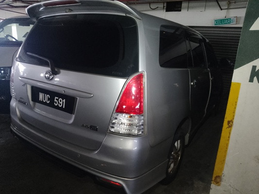 TOYOTA INNOVA 2.0 E (A)