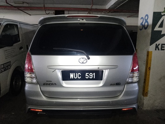 TOYOTA INNOVA 2.0 E (A)