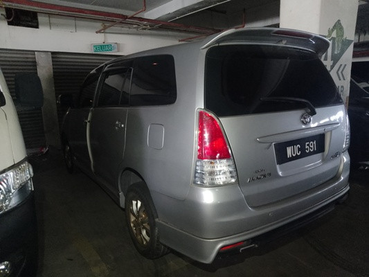 TOYOTA INNOVA 2.0 E (A)