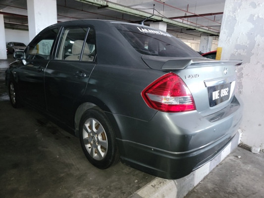 NISSAN LATIO 1.6 (A) SEDAN