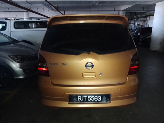 NISSAN GRAND LIVINA 1.6 (A)