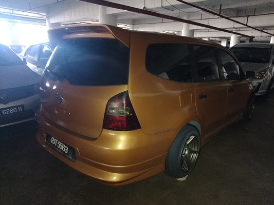 NISSAN GRAND LIVINA 1.6 (A)