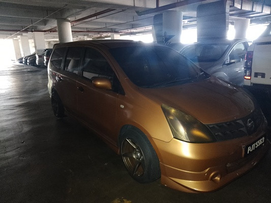 NISSAN GRAND LIVINA 1.6 (A)