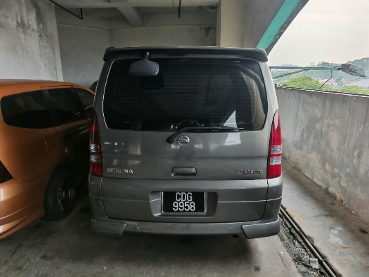 NISSAN SERENA 2.0 (A)