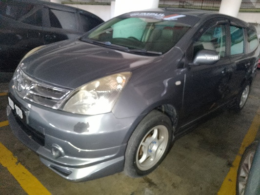 NISSAN GRAND LIVINA 1.6 (A)