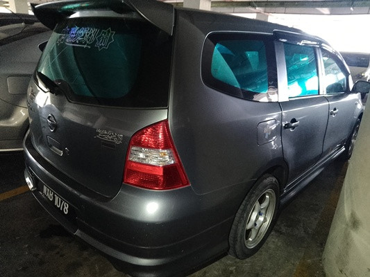 NISSAN GRAND LIVINA 1.6 (A)